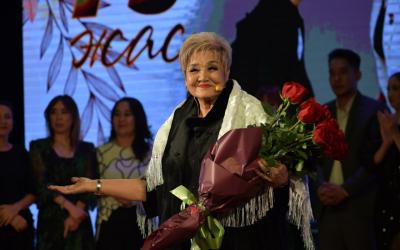 Сахна саңлағы Сәбила Абуева 75 жаста!